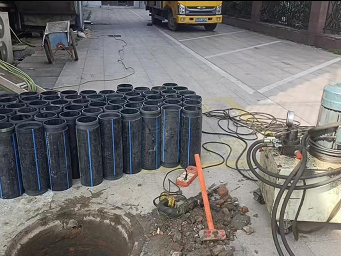 沧浪PE置换管厂家 DN315置换管 非开挖管短管置换